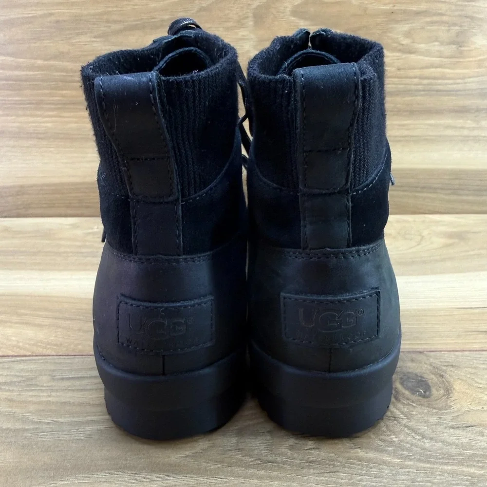 UGG Cayli Duck Ankle Boots Womens 8.5 Black Waterproof Lace Up Outdoor